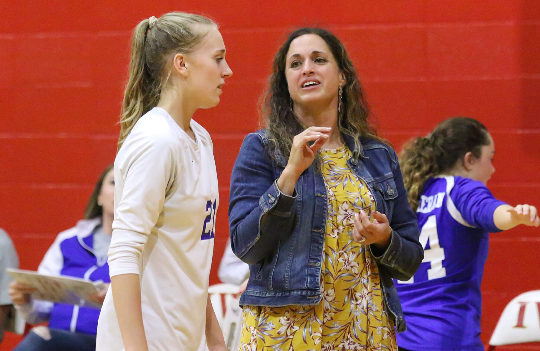 Incarnate Word vs. Lutheran St. Charles girls volleyball